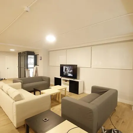 Hostal Metropolitan By Bossh